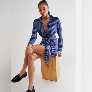 Jen’s Pirate Bootie Amata Shirt Dress Small color Blue Storm